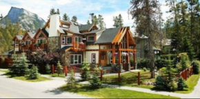 Beaujolais Boutique B&B at Thea's House Banff